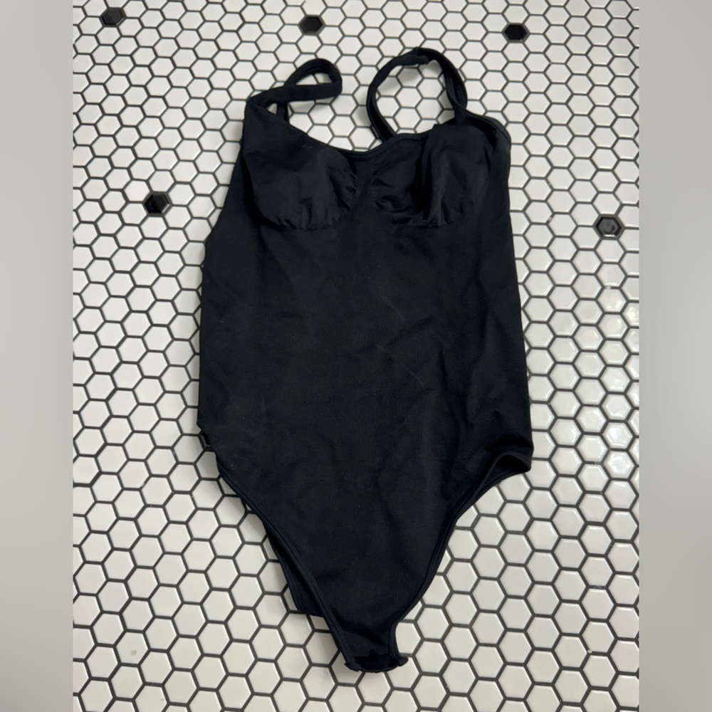Oqq bodysuit size medium